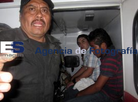 Se enfrentan vecinos de Miahuatlan y granaderos			 - ES imagen agencia de fotografía