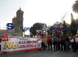 Militantes del PT protestan contra reforma laboral - ES imagen agencia de fotografía