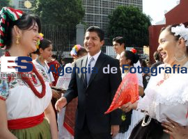 Marcha Eduardo Rivera con el Pendón de la Ciudad por las Calles del Centro - ES imagen agencia de fotografía