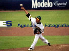 Beisbol, Pericos Vs. Sultanes - ES imagen agencia de fotografía