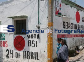 Propaganda en Canoa  - ES imagen agencia de fotografía