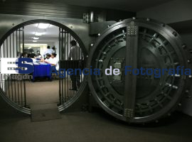 Sellado y Foliado de Boletas Elecciones Juntas Auxiliares - ES imagen agencia de fotografía