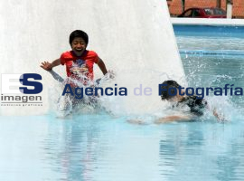 Calor, Fuente de Zaragoza - ES imagen agencia de fotografía