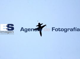 Un Jet de la FAM sobrevuela Puebla previo al desfile del 5 de Mayo - ES imagen agencia de fotografía