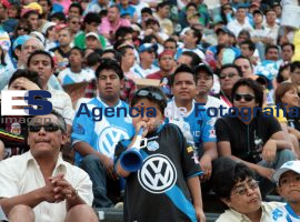 Caras largas en el estadio  - ES imagen agencia de fotografía