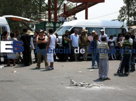 Manifestantes Cierran Federal a Atlixco - ES imagen agencia de fotografía
