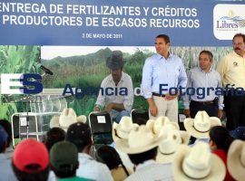 Entrega Moreno Valle apoyos al campo - ES imagen agencia de fotografía