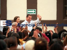Entrega de Cheques Crédito a la Vivienda - ES imagen agencia de fotografía