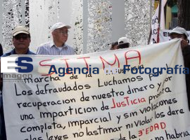 Manifestación Defraudados - ES imagen agencia de fotografía