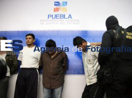 Presentan asaltantes de camiones de carga  - ES imagen agencia de fotografía