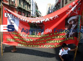 Se manifiestan ambulantes en el centro de la ciudad.  - ES imagen agencia de fotografía