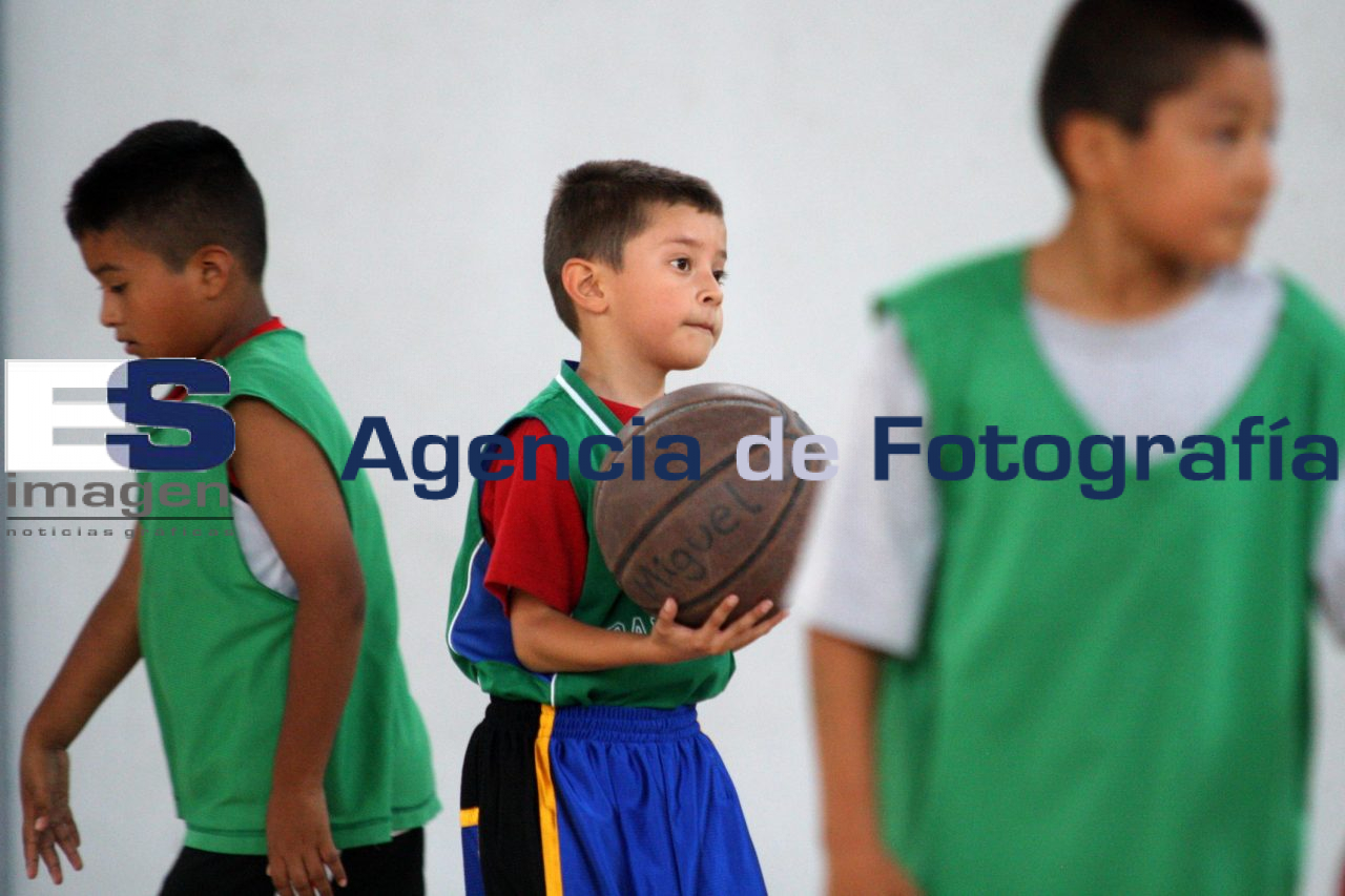 Entrenamiento Basquetbol Infantil - Agencia de Fotografía Es Imagen