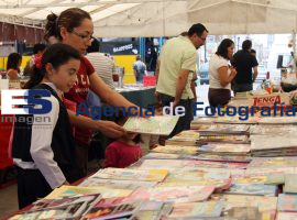 Feria del Libro en el Paseo Bravo - ES imagen agencia de fotografía