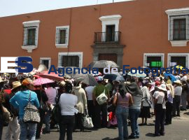 mujeres del fudes se manifestaron en casa aguayo - ES imagen agencia de fotografía