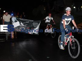 Ciclistas exigen destitución de agente de vialidad - ES imagen agencia de fotografía