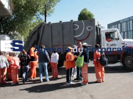 Se manifiestan Trabajadoras de limpieza del ayuntamiento - ES imagen agencia de fotografía