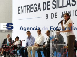 Entrega Sillas de Ruedas DIF Estatal - ES imagen agencia de fotografía