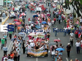 Marchan miles del Fosscep a Casa Aguayo - ES imagen agencia de fotografía