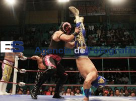 Lucha Preestelar Arena Puebla - ES imagen agencia de fotografía