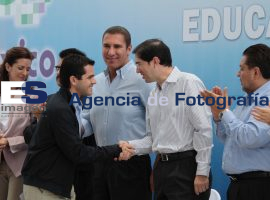 Firma Moreno Valle convenio para covertura total del internet en el estado - ES imagen agencia de fotografía