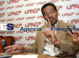 Conferencia de Joaquín Ramírez Buentello de la UPAEP - ES imagen agencia de fotografía