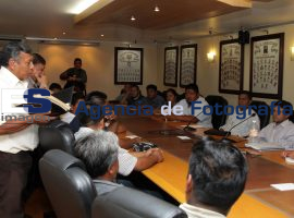 José Juan Espinosa se Reúne con Mototaxistas del Estado - ES imagen agencia de fotografía
