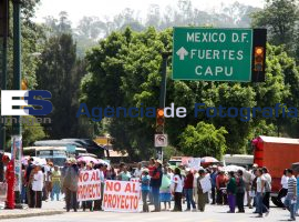 Manifestación de Vecinos de la Colonia 20 de Noviembre - ES imagen agencia de fotografía