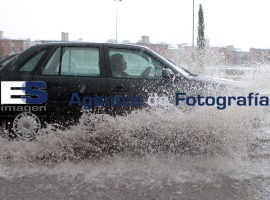 Inundaciones por lluvias - ES imagen agencia de fotografía