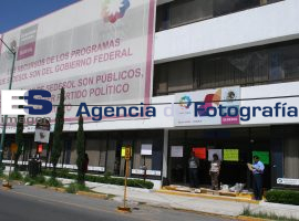 Trabajadores toman Sedesol Puebla - ES imagen agencia de fotografía