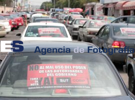Cientos de maestros se manifiestan en la SEP a favor del Sutcobp - ES imagen agencia de fotografía