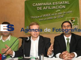 Arturo Escobar da espaldarazo a Juan Carlos Natale y Elías Abaid - ES imagen agencia de fotografía