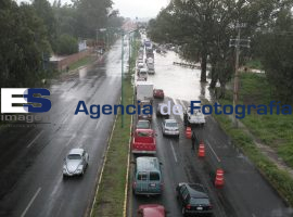 Se desborda el río Rabanillo e inunda av. Forjadores - ES imagen agencia de fotografía