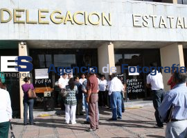 Toma de la Delegación estatal del Imss - ES imagen agencia de fotografía