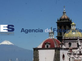 Amanece nevado el volcán Popocatépetl - ES imagen agencia de fotografía