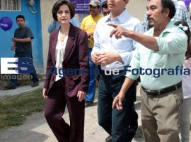 Eduardo Rivera da Banderazo de Inició a Pavimentación                 - ES imagen agencia de fotografía