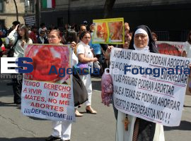 Manifestación contra el aborto fuera de la SCJN - ES imagen agencia de fotografía
