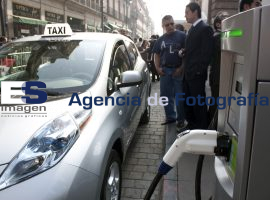Entrega Ebrard Taxis Cero Emisiones en el DF - ES imagen agencia de fotografía