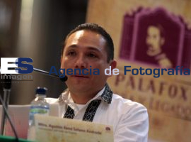 Conferencia El Retablo de los Reyes de la Catedral de Puebla - ES imagen agencia de fotografía