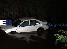 Cae Automóvil al Río Atoyac - ES imagen agencia de fotografía