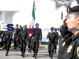 Entrega Rafael Moreno Valle apoyos económicos a Policías Estatales - ES imagen agencia de fotografía