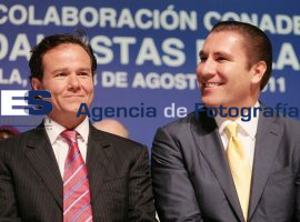 Entrega Rafael Moreno Valle apoyos económicos a deportistas destacados - ES imagen agencia de fotografía