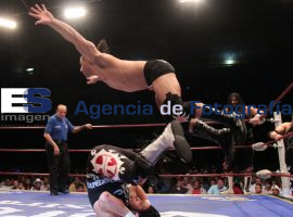 Lucha Preestelar Arena Puebla - ES imagen agencia de fotografía