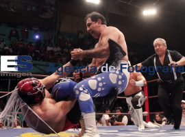 Lucha Estelar Arena Puebla - ES imagen agencia de fotografía