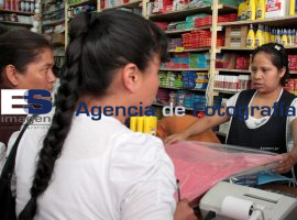 Compra de Utiles Escolares - ES imagen agencia de fotografía