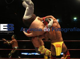 Super Porky y compañía triunfan en la preestelar - ES imagen agencia de fotografía