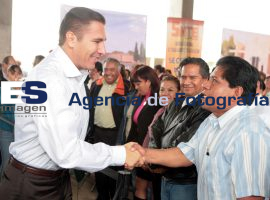 Rafael Moreno Valle entregó 23 mdp para Villa del Jubilado - ES imagen agencia de fotografía
