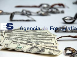 Detiene PGJ a dos sujetos con 26 relojes y 6700 dólares - ES imagen agencia de fotografía
