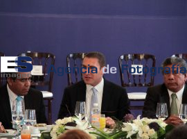 Firma de Convenio SNTE y Gobierno Estatal - ES imagen agencia de fotografía