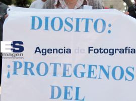 Se manifiestan vecinos de la 20 de Noviembre en contra de Viaducto - ES imagen agencia de fotografía