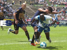 Puebla F.C. le quita lo invicto a los Pumas de la UNAM - ES imagen agencia de fotografía
